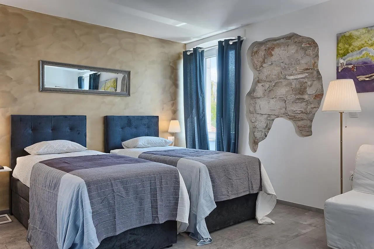 Gasthof Luxury Flats In City Centre Pula